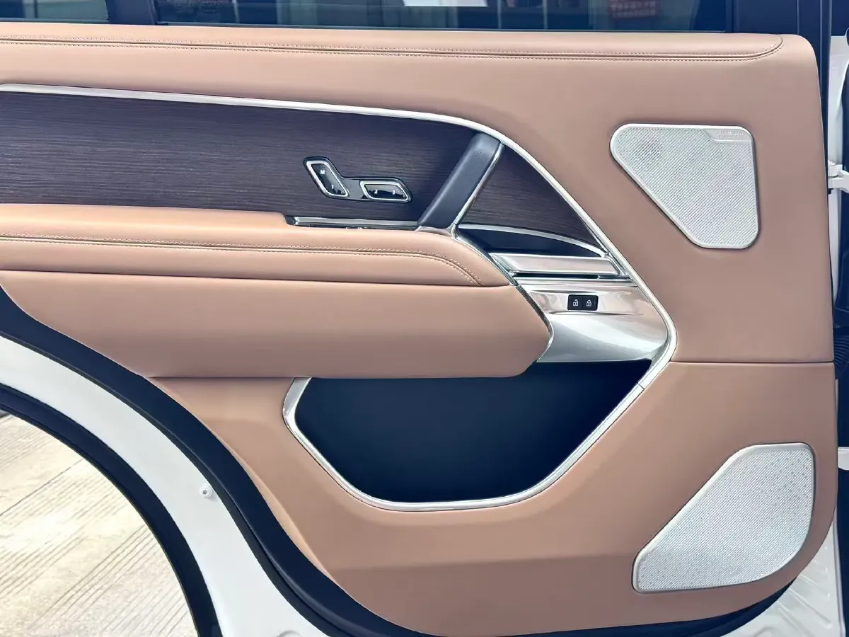 2024 Land Rover Range Rover 3.0T 400HP L6 8AT,autocango,china used car exporter,china ev exporter,chinese used car exporter,chinese used ev exporter