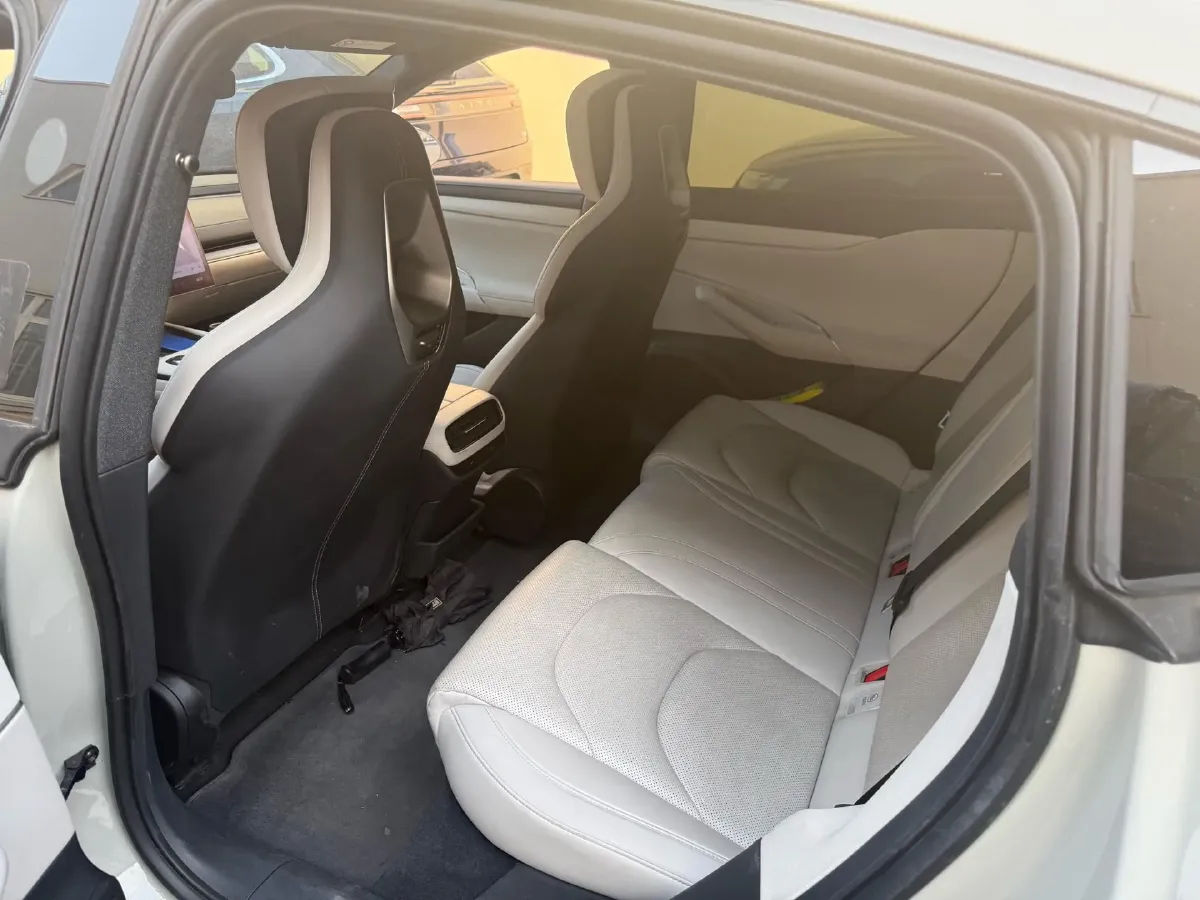 2024 MI SU7 BEV 73.6KWH,autocango,china used car exporter,china ev exporter,chinese used car exporter,chinese used ev exporter