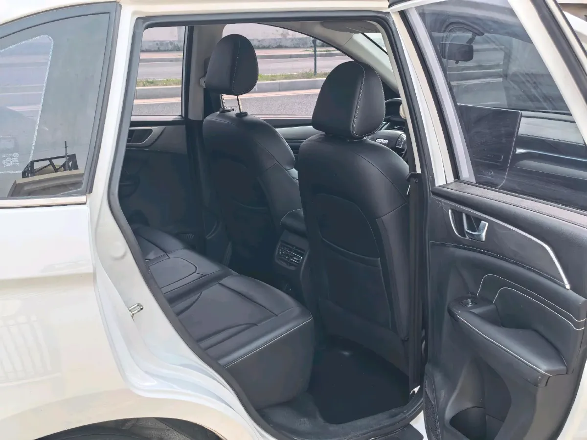 2022 Haval H6 1.5T 184HP L4 7DCT,autocango,china used car exporter,china ev exporter,chinese used car exporter,chinese used ev exporter