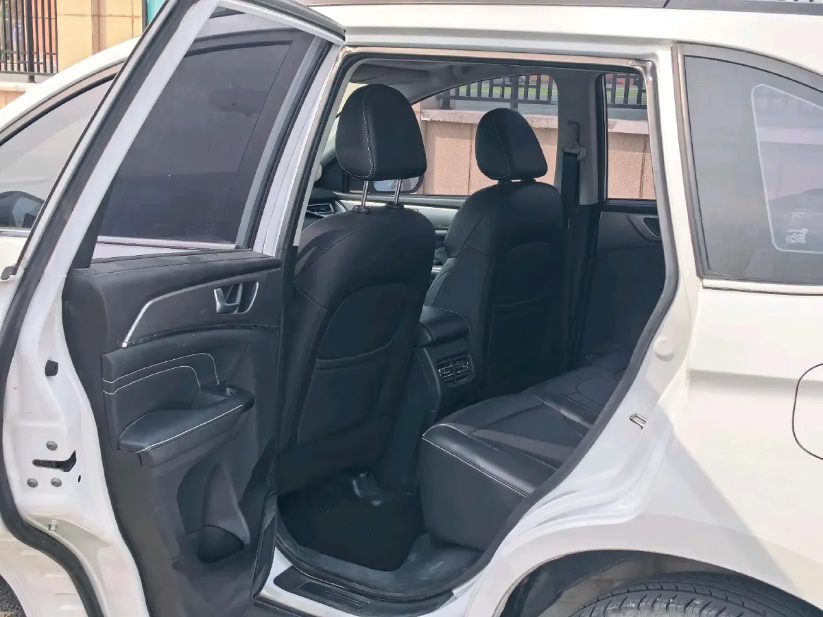 2022 Haval H6 1.5T 184HP L4 7DCT,autocango,china used car exporter,china ev exporter,chinese used car exporter,chinese used ev exporter