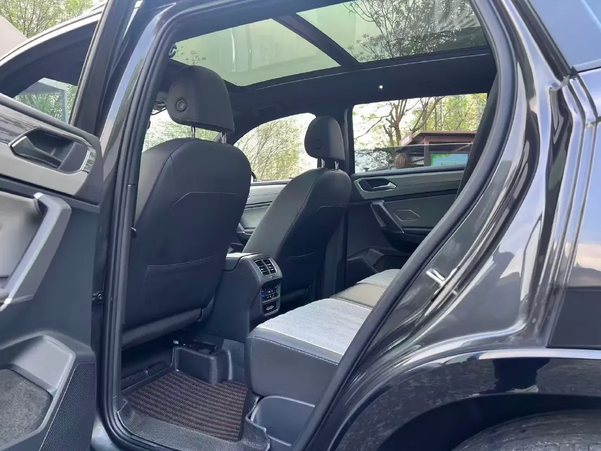 2023 Volkswagen Tayron 2.0T 220HP L4 7DCT,autocango,china used car exporter,china ev exporter,chinese used car exporter,chinese used ev exporter