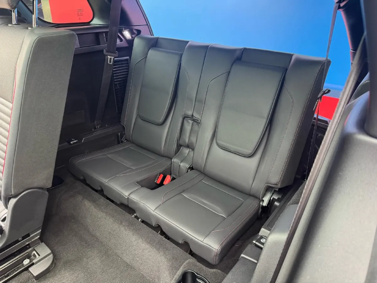 2020 Land Rover Discovery Sport 2.0T 249HP L4 9AT,autocango,china used car exporter,china ev exporter,chinese used car exporter,chinese used ev exporter