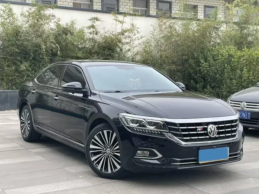 2021 Volkswagen Passat 2.0T 186HP L4 7DCT,autocango,china used car exporter,china ev exporter,chinese used car exporter,chinese used ev exporter