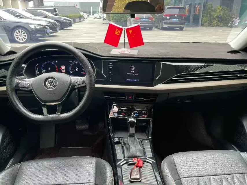 2021 Volkswagen Passat 2.0T 186HP L4 7DCT,autocango,china used car exporter,china ev exporter,chinese used car exporter,chinese used ev exporter