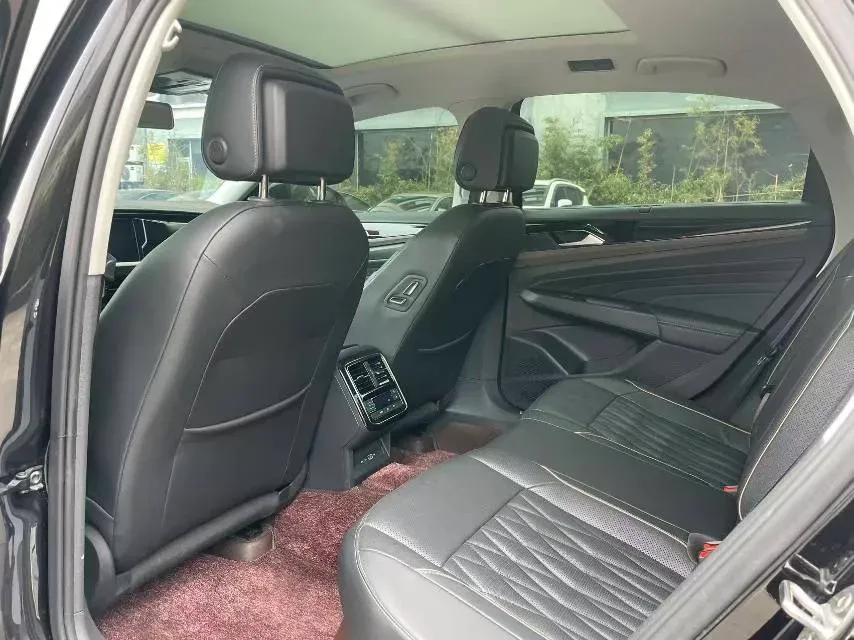 2021 Volkswagen Passat 2.0T 186HP L4 7DCT,autocango,china used car exporter,china ev exporter,chinese used car exporter,chinese used ev exporter