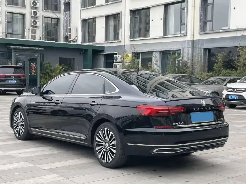 2021 Volkswagen Passat 2.0T 186HP L4 7DCT,autocango,china used car exporter,china ev exporter,chinese used car exporter,chinese used ev exporter