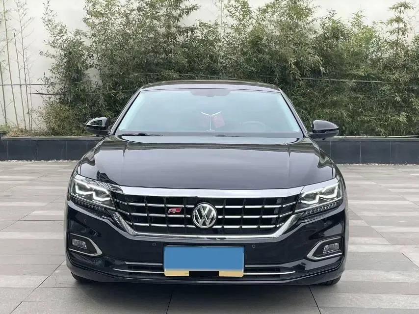 2021 Volkswagen Passat 2.0T 186HP L4 7DCT,autocango,china used car exporter,china ev exporter,chinese used car exporter,chinese used ev exporter