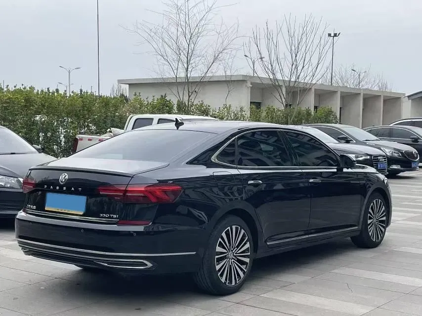 2021 Volkswagen Passat 2.0T 186HP L4 7DCT,autocango,china used car exporter,china ev exporter,chinese used car exporter,chinese used ev exporter