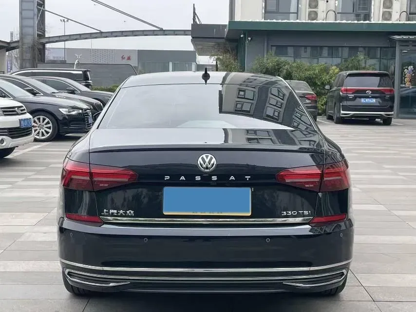 2021 Volkswagen Passat 2.0T 186HP L4 7DCT,autocango,china used car exporter,china ev exporter,chinese used car exporter,chinese used ev exporter