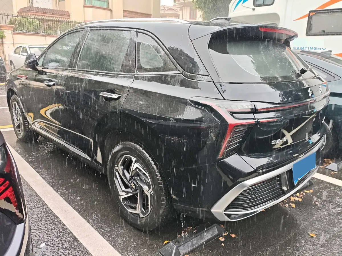 2024 HongQi HS3 1.5T 169HP L4 7DCT,autocango,china used car exporter,china ev exporter,chinese used car exporter,chinese used ev exporter