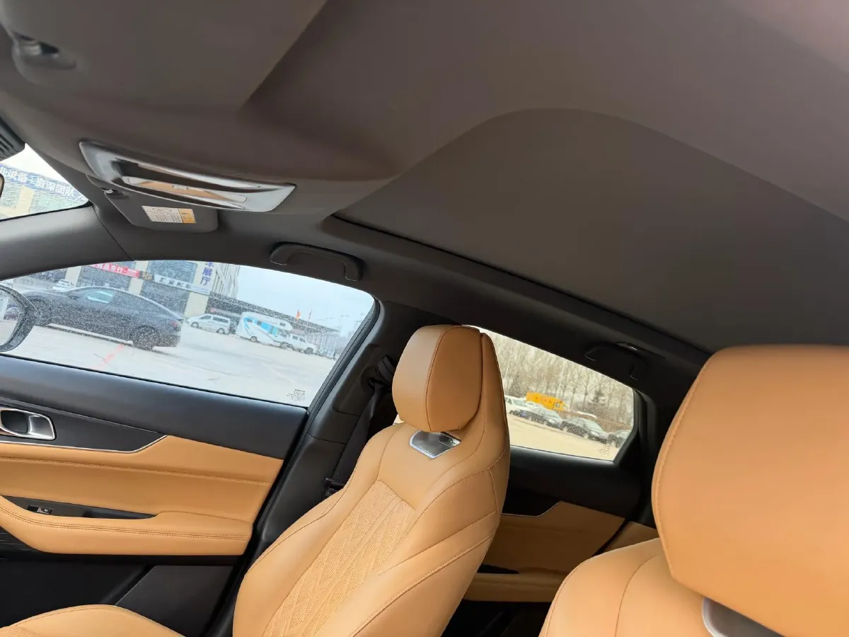 2021 ChangAn UNI-K 2.0T 233HP L4 8AT,autocango,china used car exporter,china ev exporter,chinese used car exporter,chinese used ev exporter