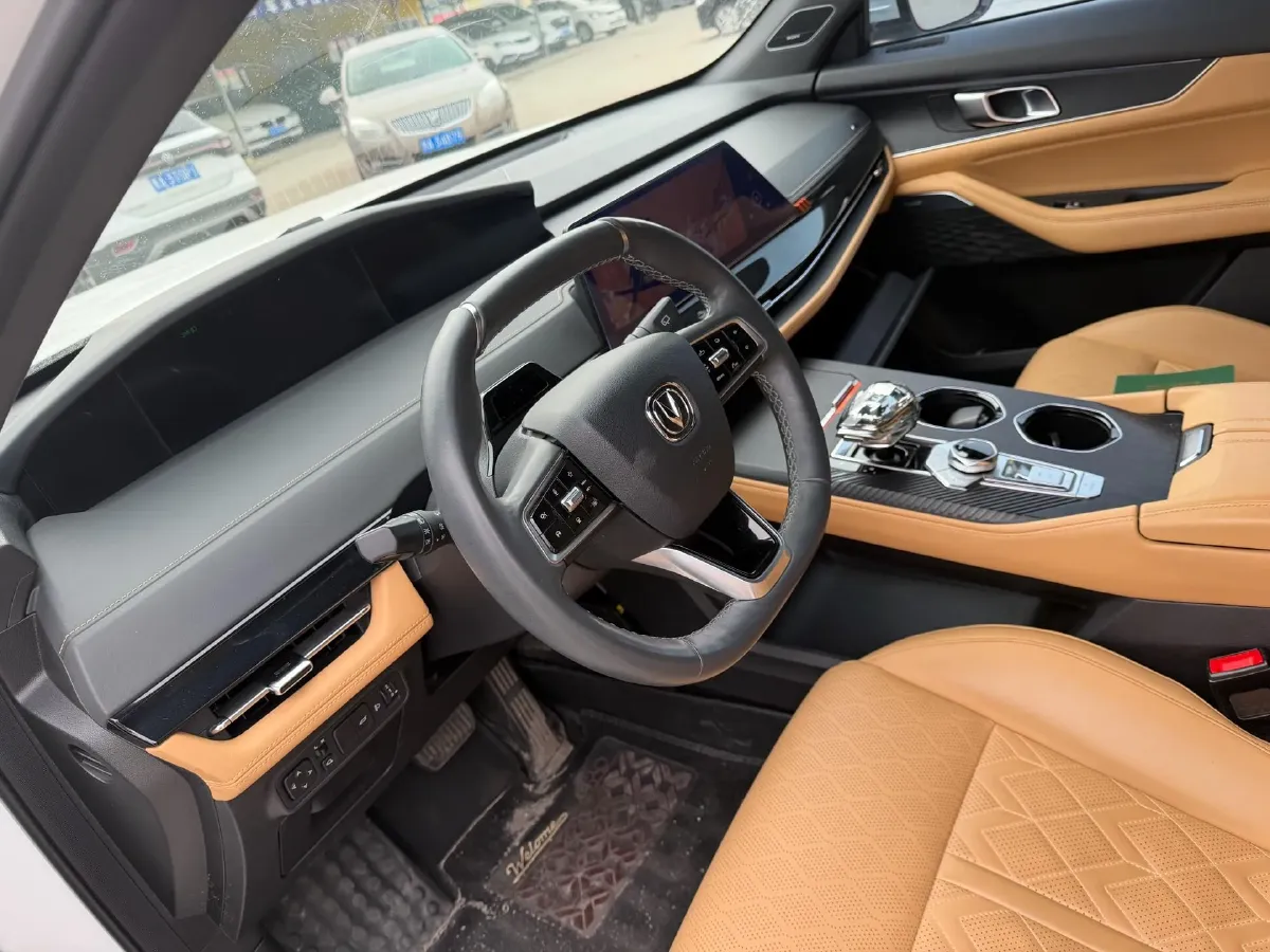 2021 ChangAn UNI-K 2.0T 233HP L4 8AT,autocango,china used car exporter,china ev exporter,chinese used car exporter,chinese used ev exporter