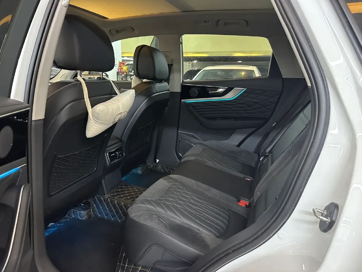 2022 HongQi HS5 2.0T 224HP L4 6AT,autocango,china used car exporter,china ev exporter,chinese used car exporter,chinese used ev exporter