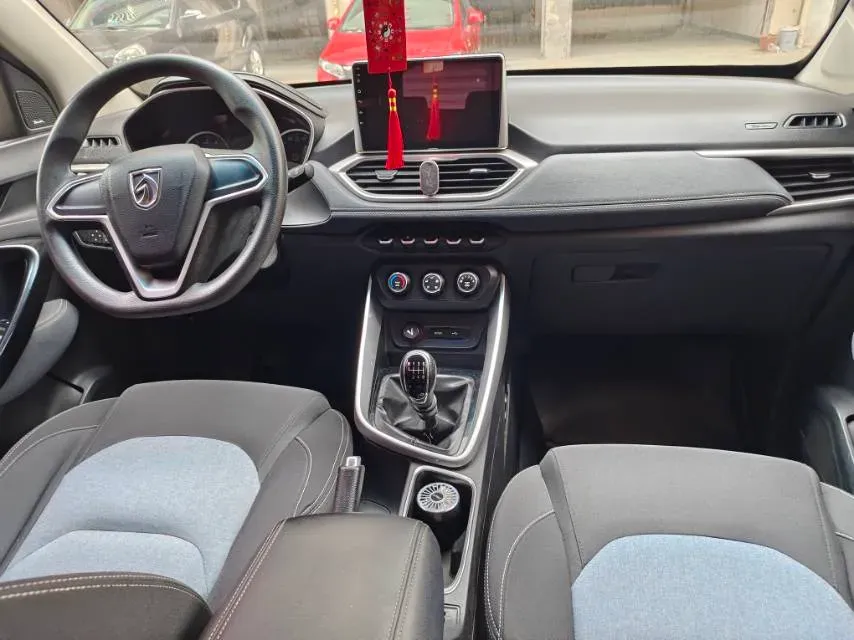 2018 BaoJun 530 1.5T 150HP L4 6MT,autocango,china used car exporter,china ev exporter,chinese used car exporter,chinese used ev exporter