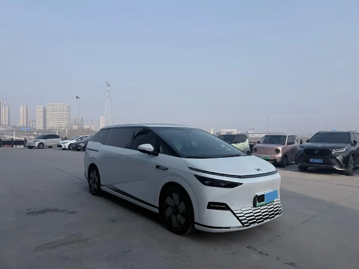 2025 Xpeng X9 BEV,autocango,china used car exporter,china ev exporter,chinese used car exporter,chinese used ev exporter