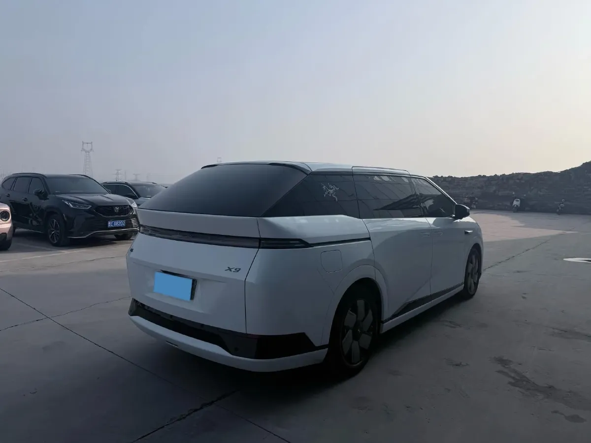 2025 Xpeng X9 BEV,autocango,china used car exporter,china ev exporter,chinese used car exporter,chinese used ev exporter