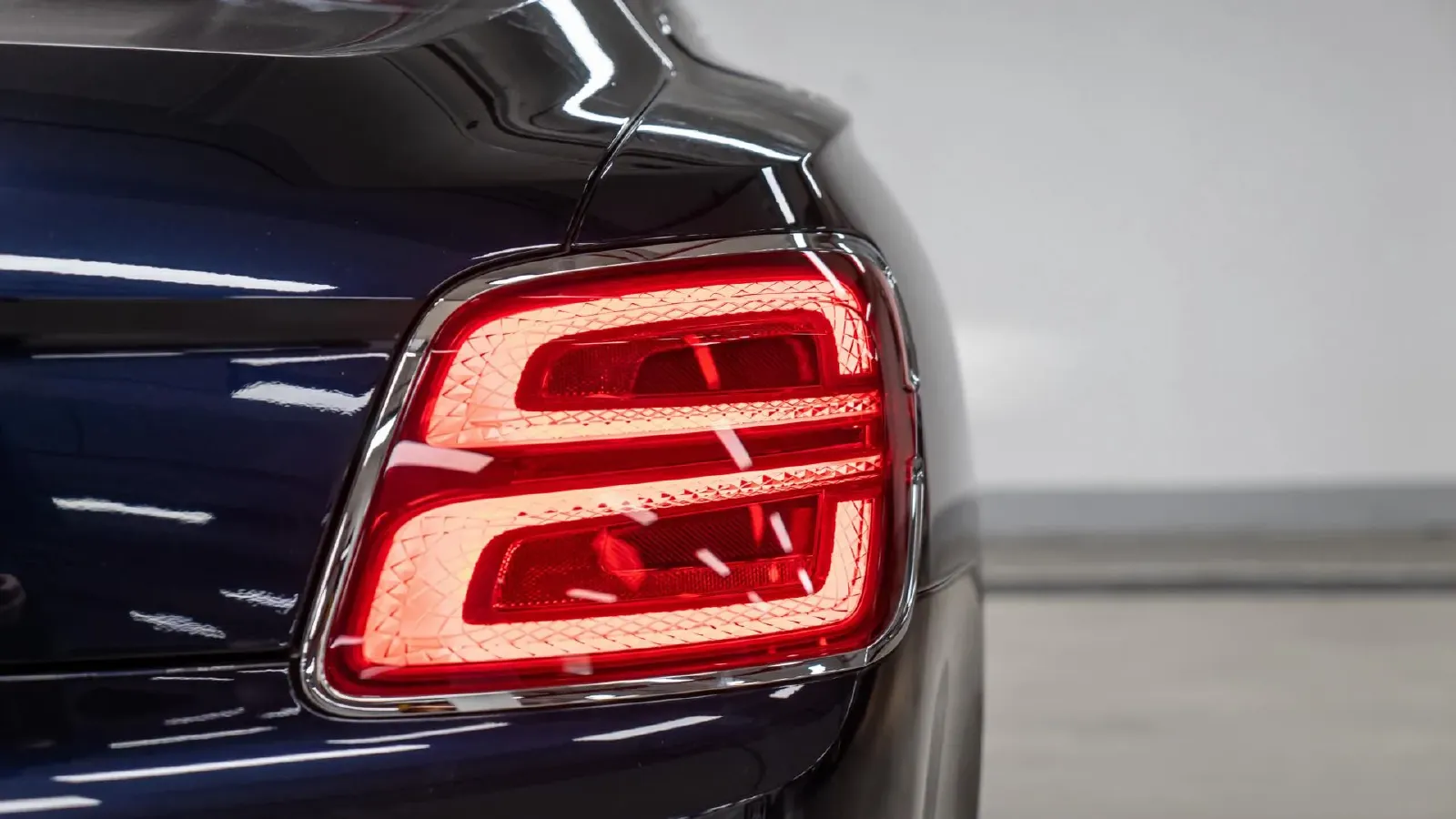 2024 Bentley Flying Spur 4.0T 549HP V8 8DCT,autocango,china used car exporter,china ev exporter,chinese used car exporter,chinese used ev exporter