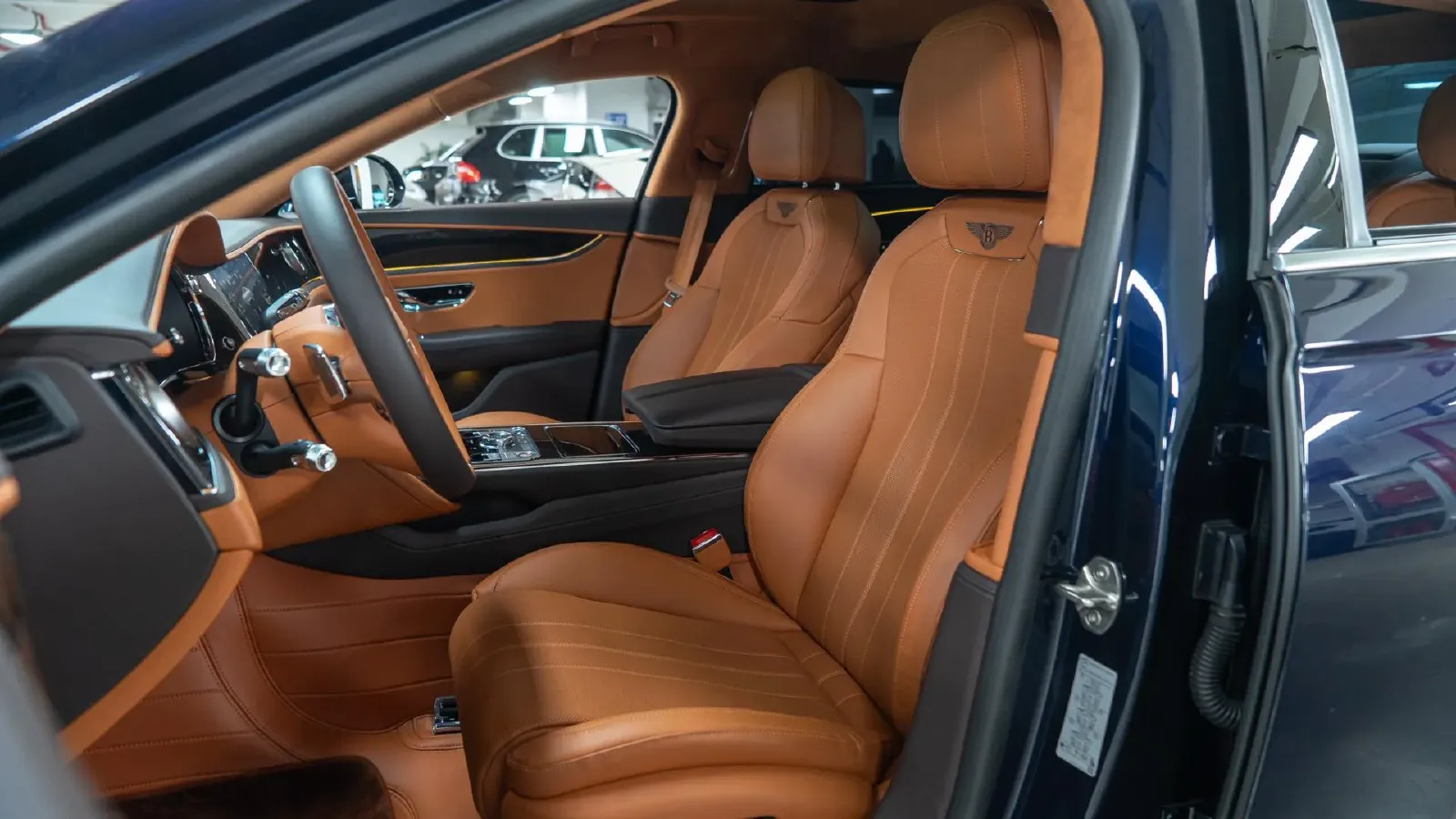 2024 Bentley Flying Spur 4.0T 549HP V8 8DCT,autocango,china used car exporter,china ev exporter,chinese used car exporter,chinese used ev exporter