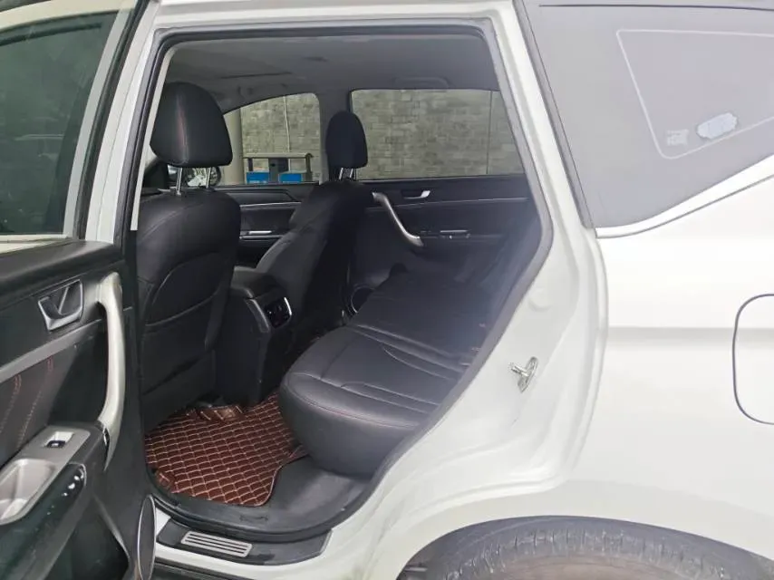 2018 Haval M6 1.5T 150HP L4 6MT,autocango,china used car exporter,china ev exporter,chinese used car exporter,chinese used ev exporter