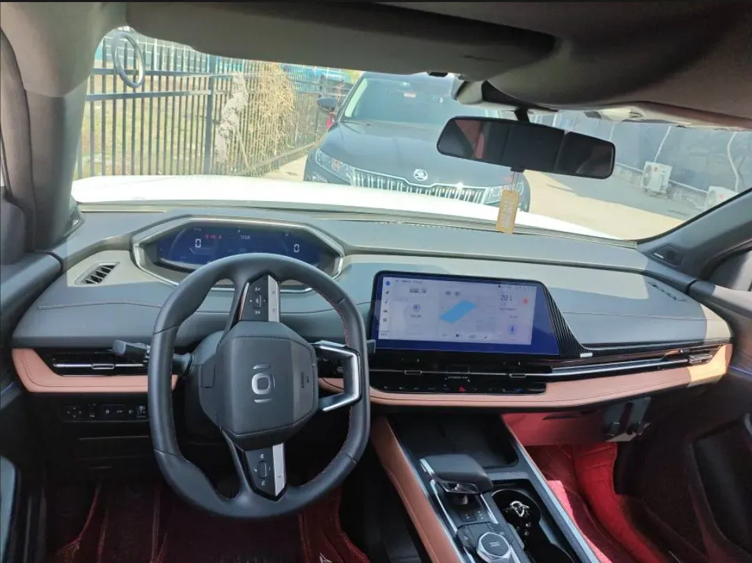 2023 Venucia Grand V DD-i 1.5T 163HP L4 E-CVT PHEV 18.4KWH,autocango,china used car exporter,china ev exporter,chinese used car exporter,chinese used ev exporter