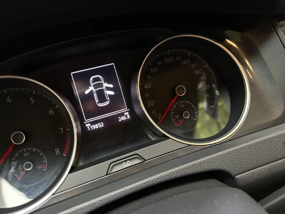 2019 Volkswagen Golf 1.6L 110HP L4 6AT,autocango,china used car exporter,china ev exporter,chinese used car exporter,chinese used ev exporter