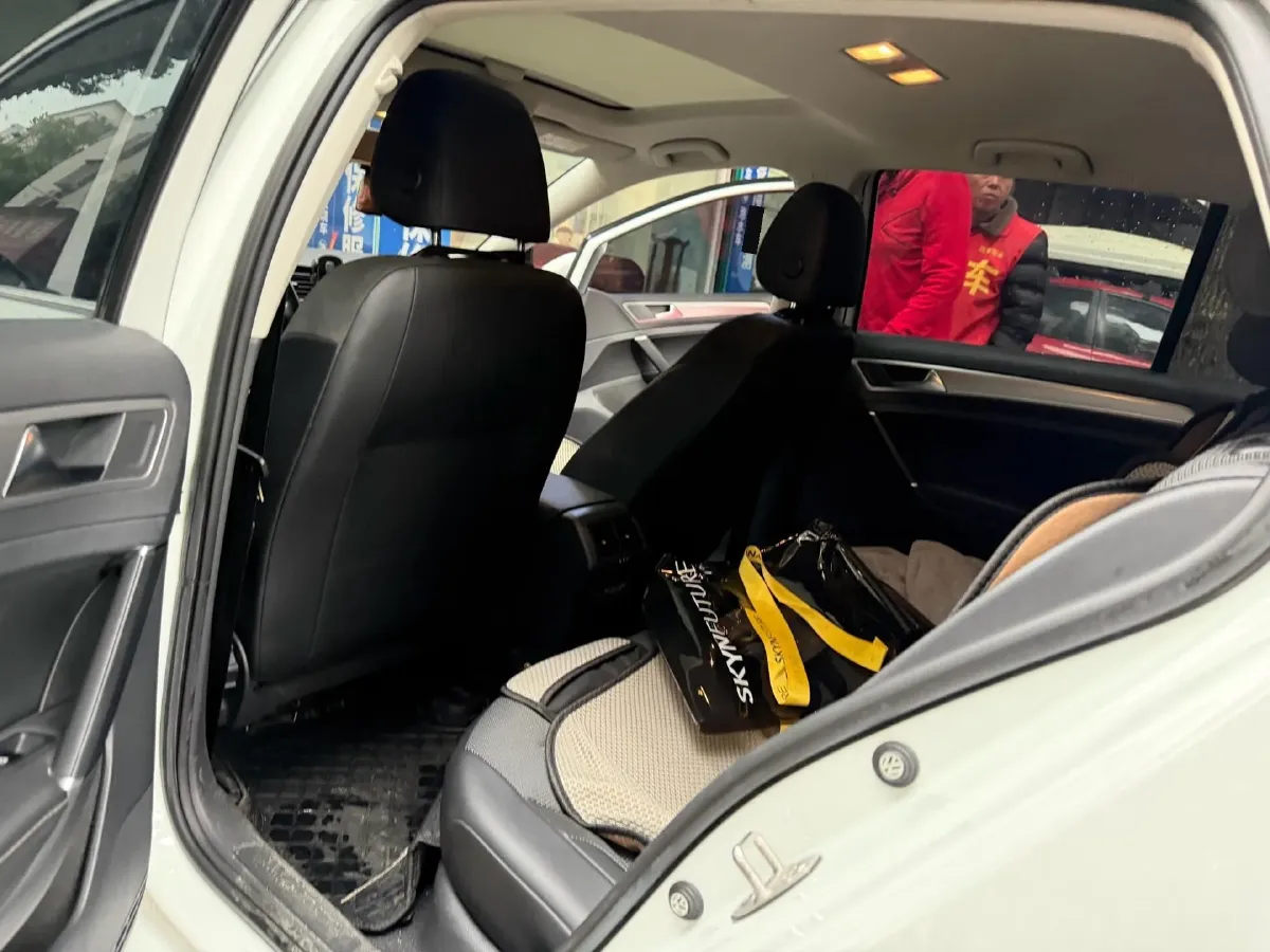 2019 Volkswagen Golf 1.6L 110HP L4 6AT,autocango,china used car exporter,china ev exporter,chinese used car exporter,chinese used ev exporter