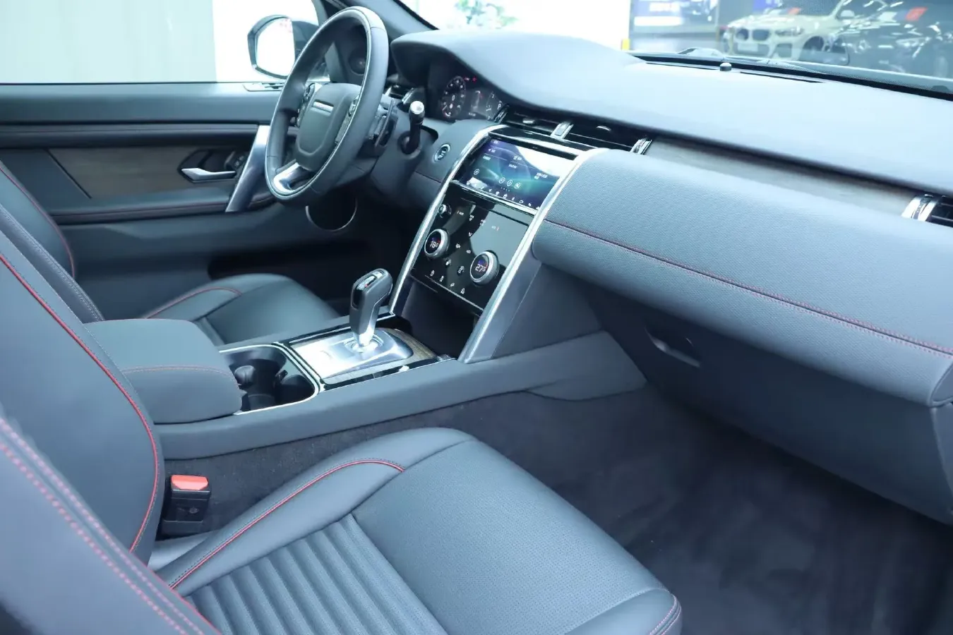 2020 Land Rover Discovery Sport 2.0T 249HP L4 9AT,autocango,china used car exporter,china ev exporter,chinese used car exporter,chinese used ev exporter