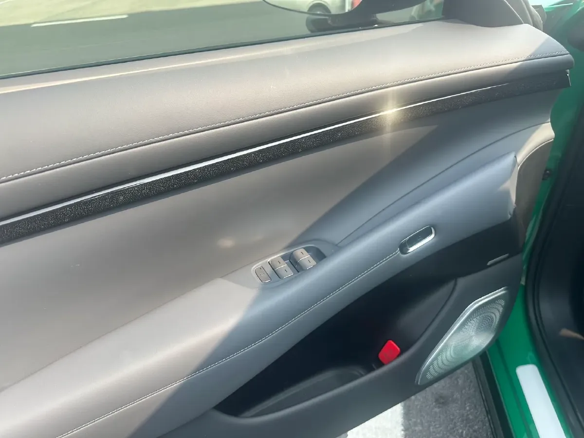 2025 MI YU7 BEV 96.3KWH,autocango,china used car exporter,china ev exporter,chinese used car exporter,chinese used ev exporter