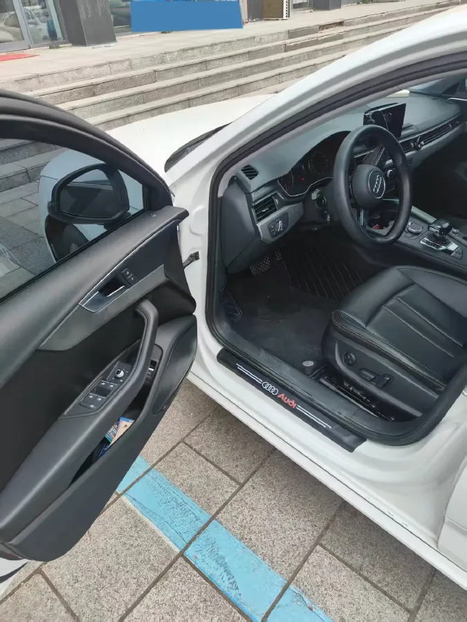 2019 Audi A4L 2.0T 190HP L4 7DCT,autocango,china used car exporter,china ev exporter,chinese used car exporter,chinese used ev exporter