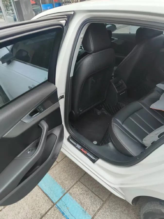 2019 Audi A4L 2.0T 190HP L4 7DCT,autocango,china used car exporter,china ev exporter,chinese used car exporter,chinese used ev exporter