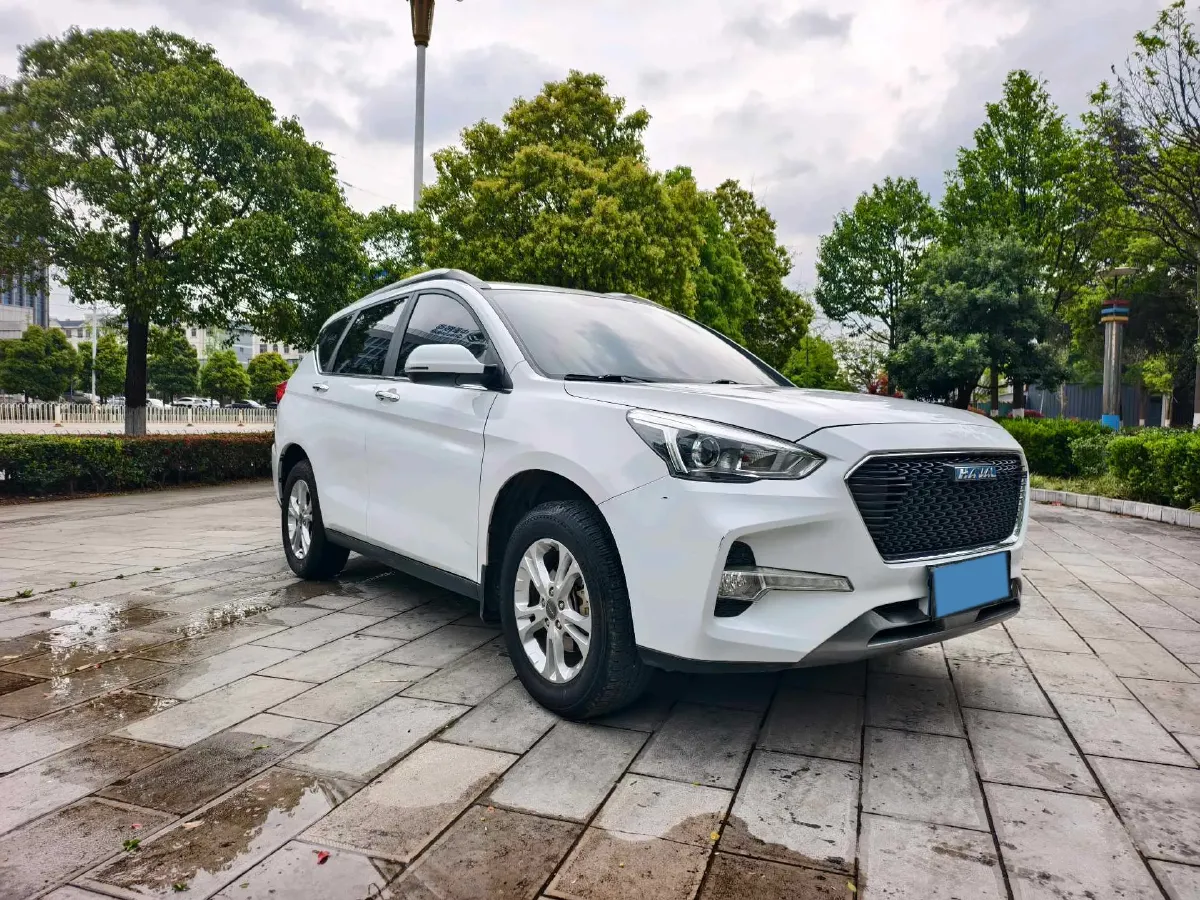 2017 Haval M6 1.5T 150HP L4 6MT,autocango,china used car exporter,china ev exporter,chinese used car exporter,chinese used ev exporter