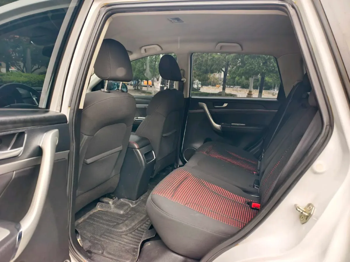 2017 Haval M6 1.5T 150HP L4 6MT,autocango,china used car exporter,china ev exporter,chinese used car exporter,chinese used ev exporter