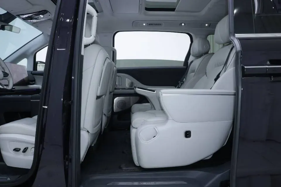 2025 Voyah Dream 1.5T 150HP L4 PHEV 41.7KWH,autocango,china used car exporter,china ev exporter,chinese used car exporter,chinese used ev exporter