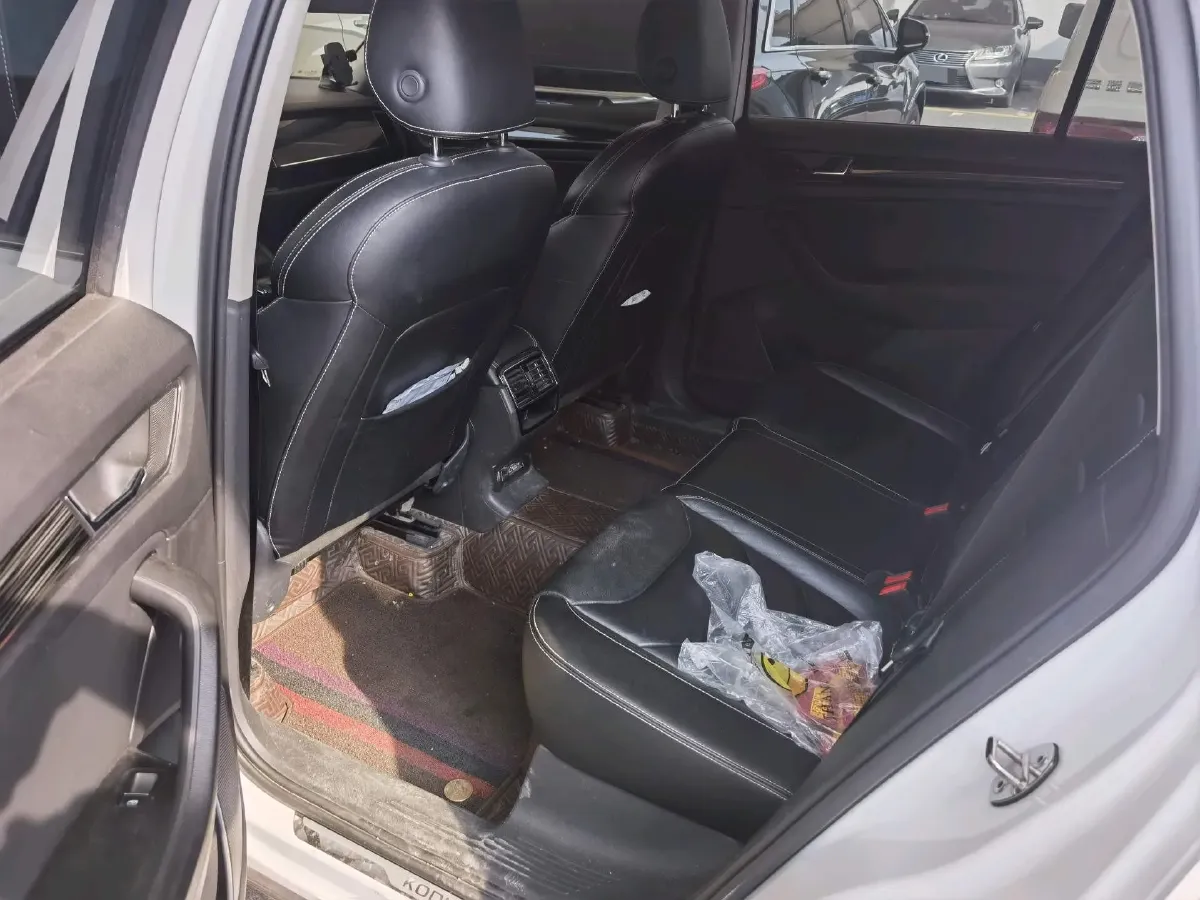 2020 Skoda Kodiak 2.0T 186HP L4 7DCT,autocango,china used car exporter,china ev exporter,chinese used car exporter,chinese used ev exporter