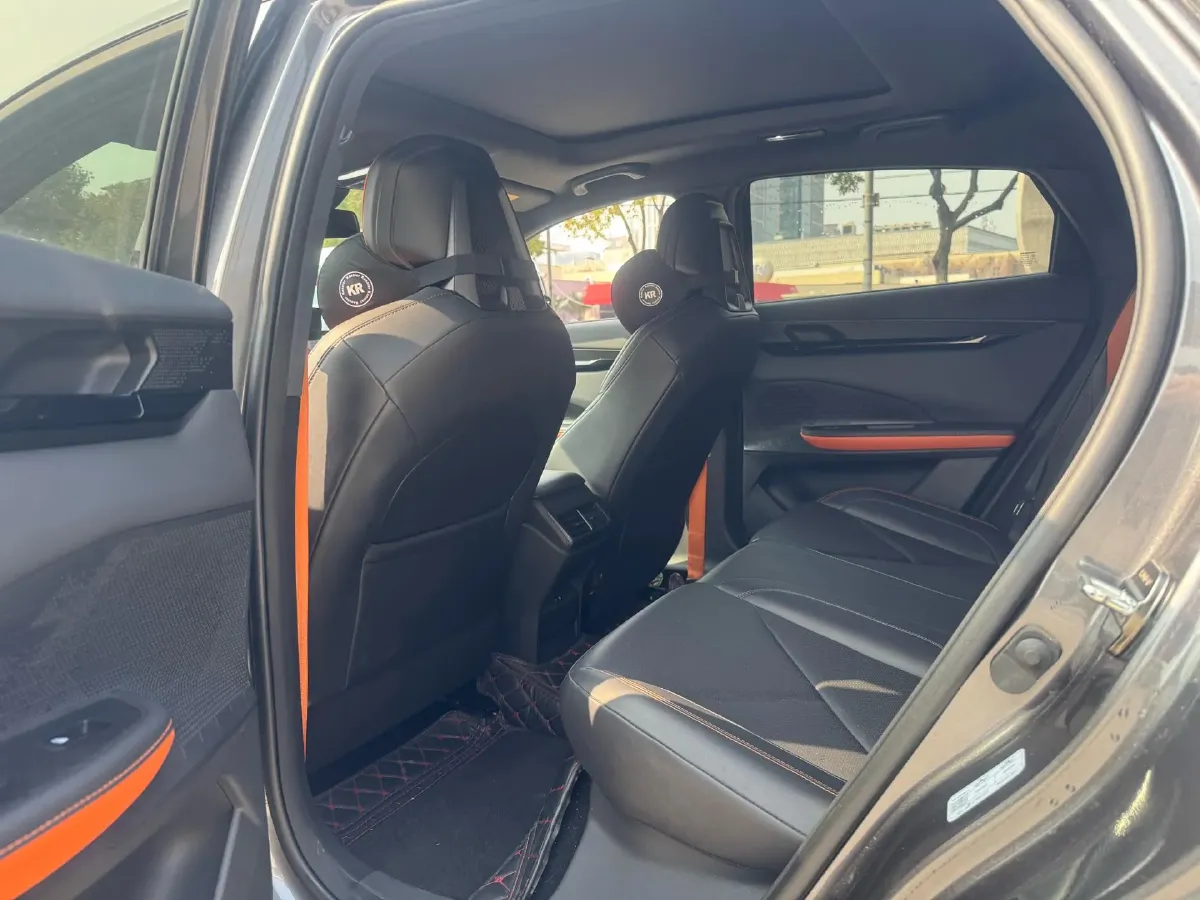 2022 ChangAn UNI-V 1.5T 188HP L4 7DCT,autocango,china used car exporter,china ev exporter,chinese used car exporter,chinese used ev exporter