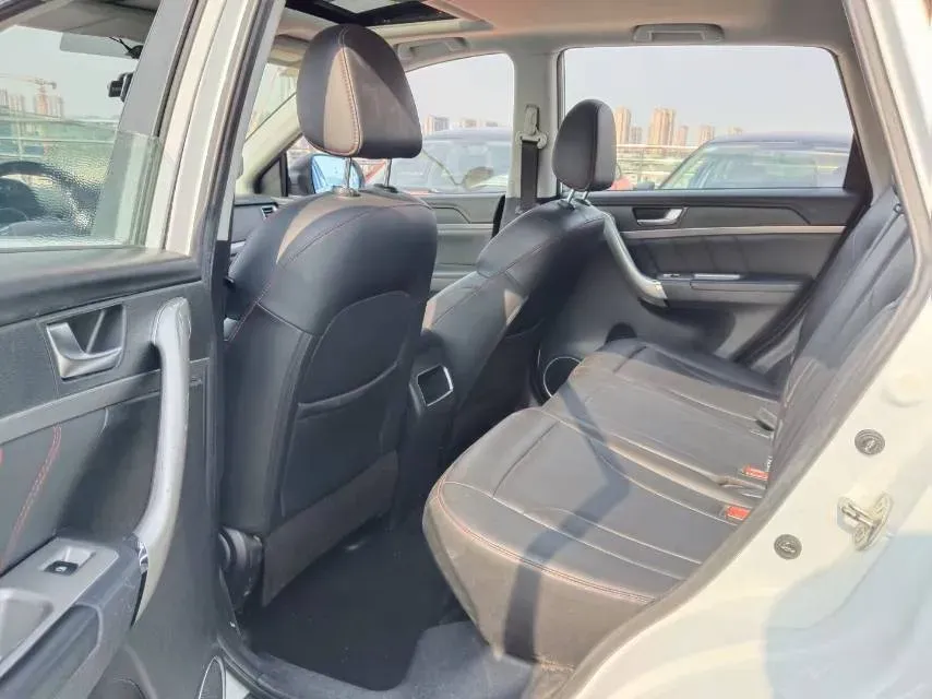 2017 Haval M6 1.5T 150HP L4 6AT,autocango,china used car exporter,china ev exporter,chinese used car exporter,chinese used ev exporter