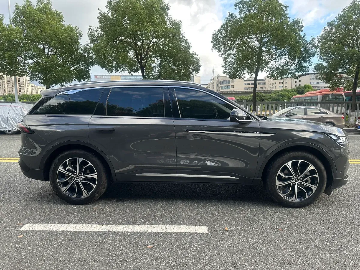 2023 Lincoln Nautilus 2.0T 261HP L4 8AT,autocango,china used car exporter,china ev exporter,chinese used car exporter,chinese used ev exporter