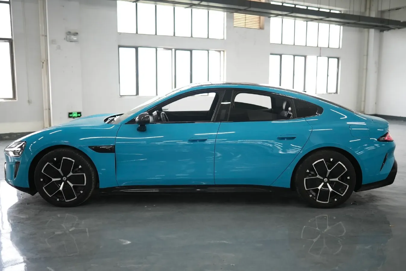 2024 MI SU7 BEV 73.6KWH,autocango,china used car exporter,china ev exporter,chinese used car exporter,chinese used ev exporter