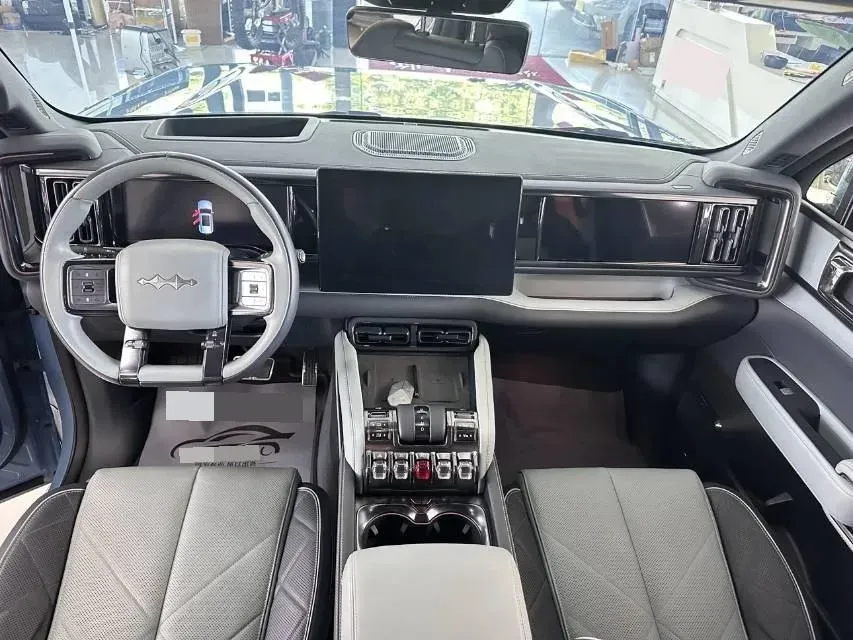 2025 FangChengBao Bao 8 2.0T 245HP L4 E-CVT PHEV 36.8KWH,autocango,china used car exporter,china ev exporter,chinese used car exporter,chinese used ev exporter