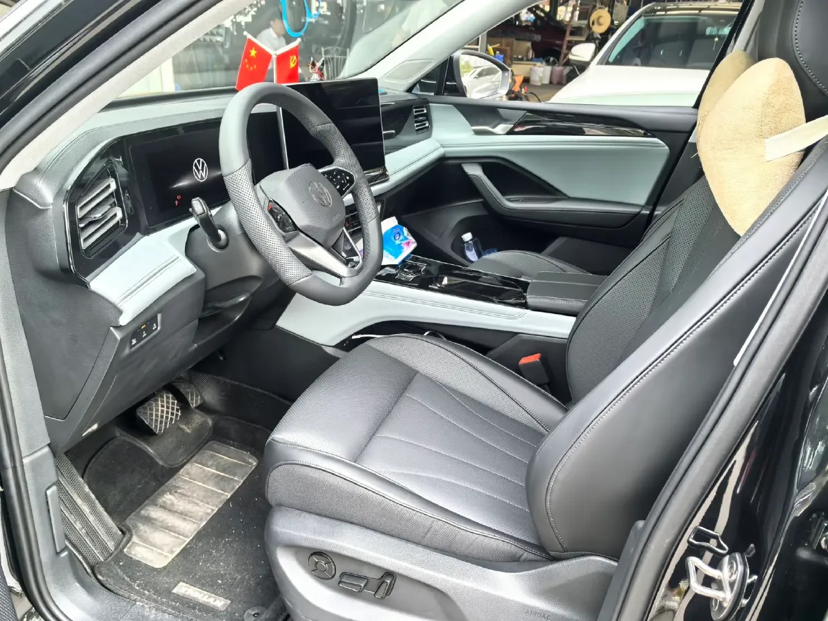 2024 Volkswagen Tiguan L 2.0T 186HP L4 7DCT,autocango,china used car exporter,china ev exporter,chinese used car exporter,chinese used ev exporter