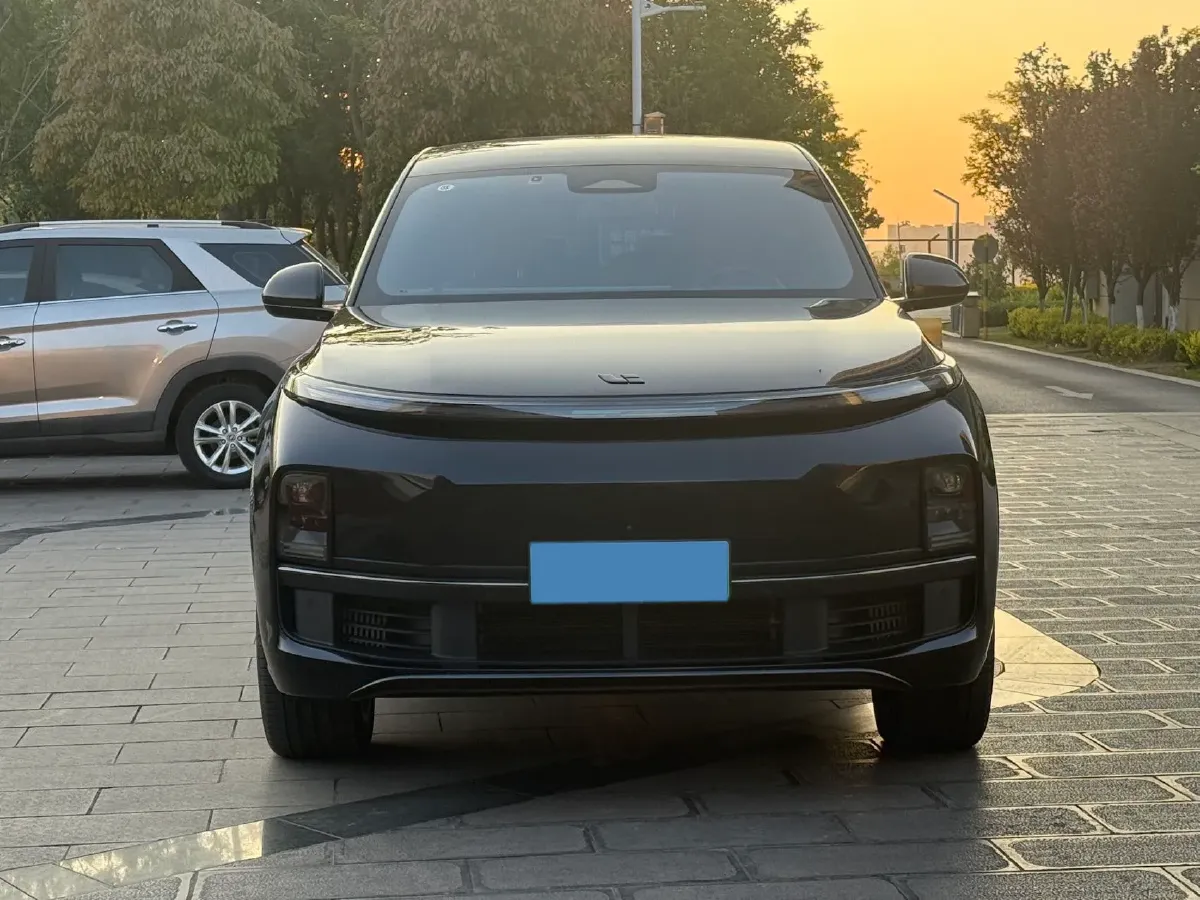 2023 Li L9 Range Extended 154HP REEV 42.6KWH,autocango,china used car exporter,china ev exporter,chinese used car exporter,chinese used ev exporter