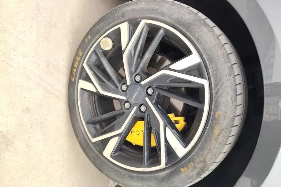 2023 LYNK&CO 03 2.0T 254HP L4 7DCT,autocango,china used car exporter,china ev exporter,chinese used car exporter,chinese used ev exporter