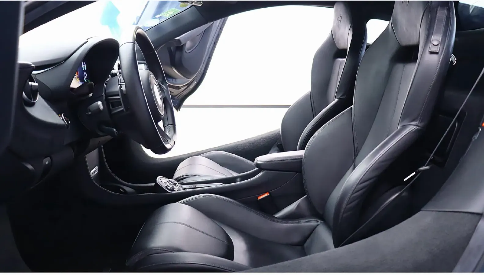 2019 McLaren 570 3.8T 570HP V8 7DCT,autocango,china used car exporter,china ev exporter,chinese used car exporter,chinese used ev exporter