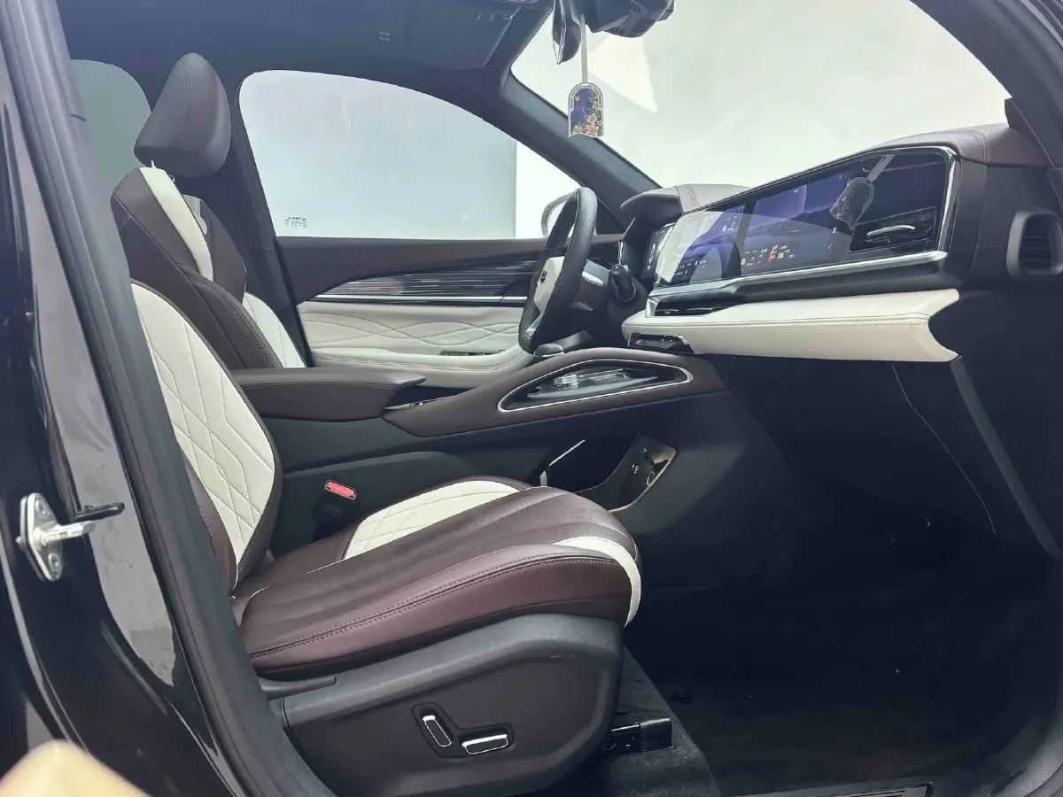 2021 Geely Monjaro 2.0T 218HP L4 7DCT,autocango,china used car exporter,china ev exporter,chinese used car exporter,chinese used ev exporter