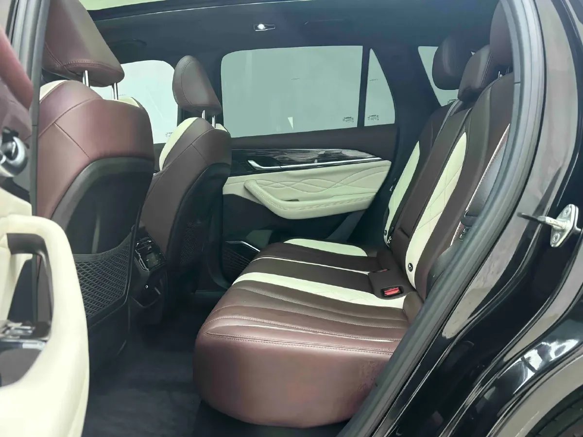 2021 Geely Monjaro 2.0T 218HP L4 7DCT,autocango,china used car exporter,china ev exporter,chinese used car exporter,chinese used ev exporter