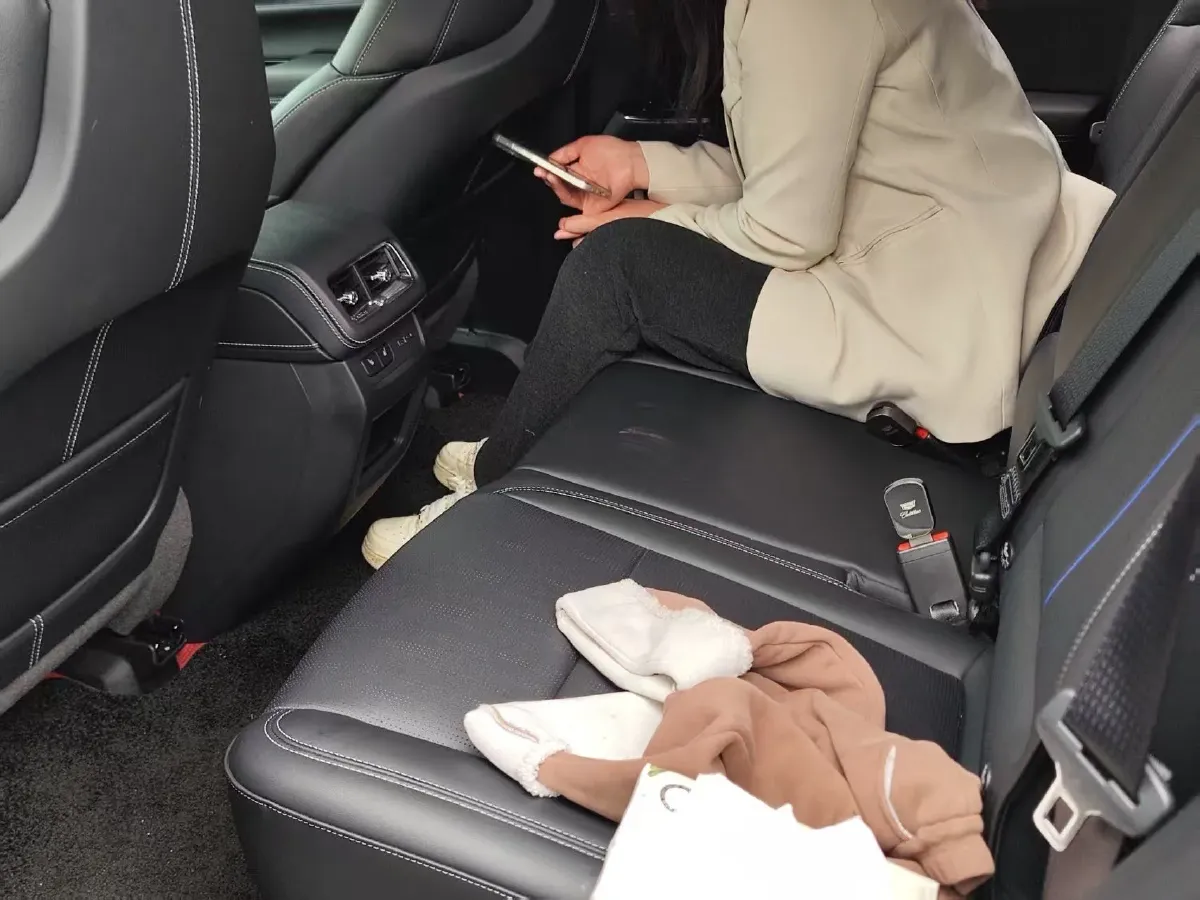 2026 Cadillac XT5 2.0T 237HP L4 9AT,autocango,china used car exporter,china ev exporter,chinese used car exporter,chinese used ev exporter