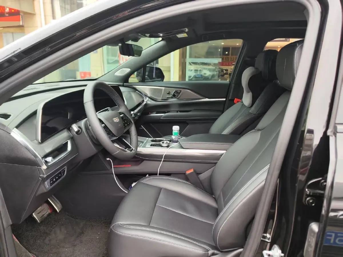 2026 Cadillac XT5 2.0T 237HP L4 9AT,autocango,china used car exporter,china ev exporter,chinese used car exporter,chinese used ev exporter