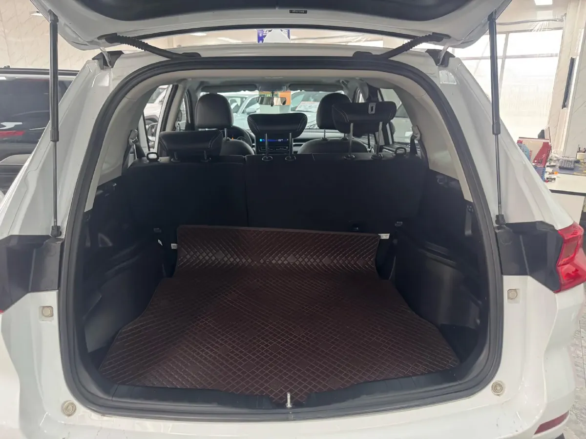 2023 Haval M6 1.5T 150HP L4 7DCT,autocango,china used car exporter,china ev exporter,chinese used car exporter,chinese used ev exporter