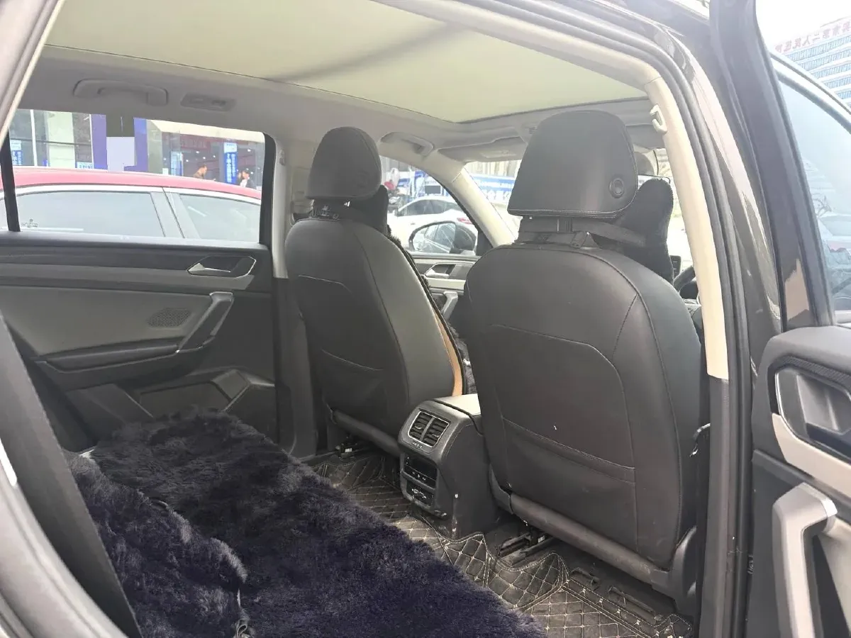 2024 Volkswagen Tayron 2.0T 186HP L4 7DCT,autocango,china used car exporter,china ev exporter,chinese used car exporter,chinese used ev exporter