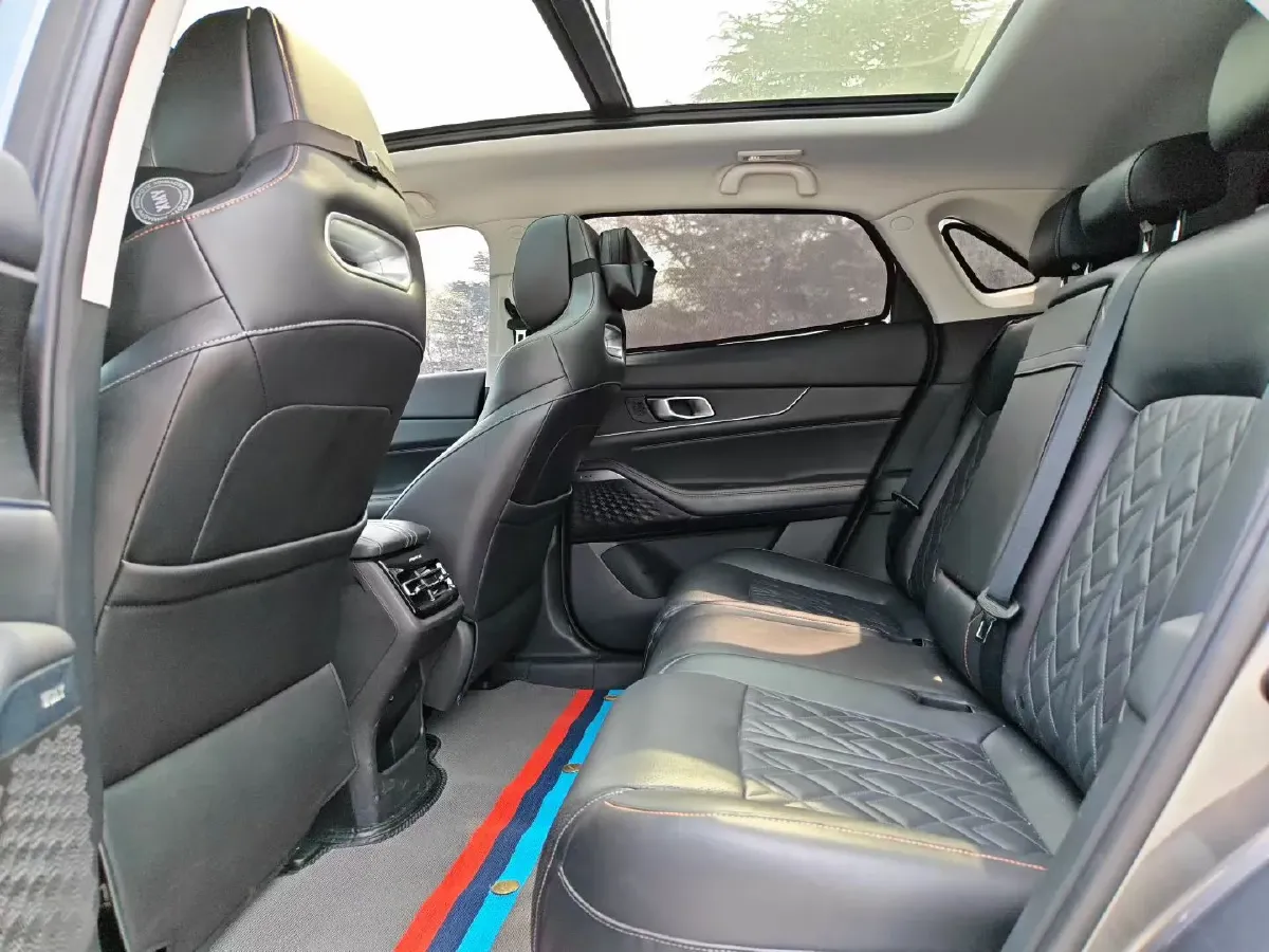 2023 ChangAn UNI-K iDD 1.5T 170HP L4 6TCT PHEV 28.39KWH,autocango,china used car exporter,china ev exporter,chinese used car exporter,chinese used ev exporter